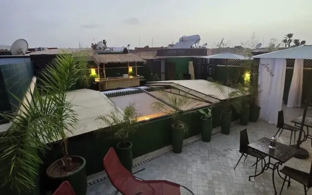 Riad Awatif le 36