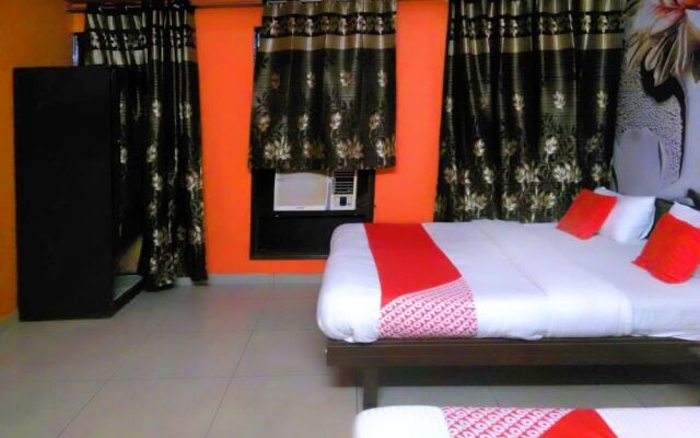 OYO Flagship 18478 Hotel Max