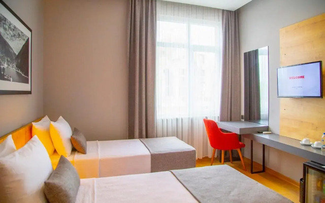Uzer Otel