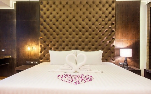 The Glory Gold Hotel