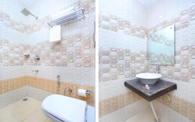 OYO 19716 Hotel Shanay