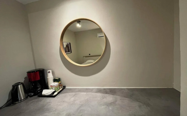 Lemon Tree Suites Near ATH Airport