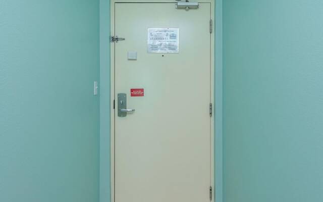 Phoenix All Suites by Brett Robinson