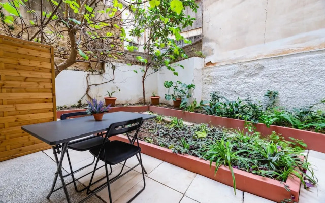 Quiet Apartment With a Garden at Exarcheia