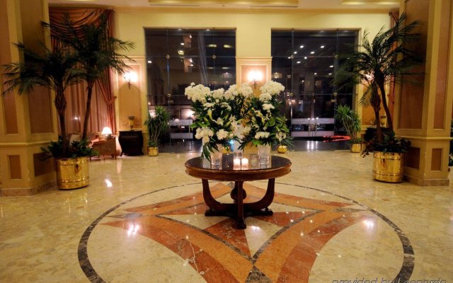 Grand Pyramids Hotel