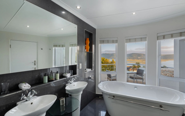 Villa Afrikana Guest Suites