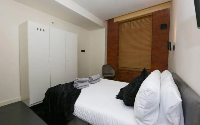 The Nichols Building Spacious 3-bedroom Apartment