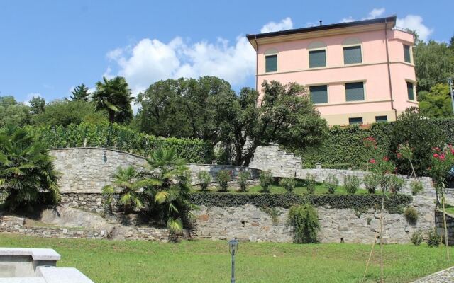 Oleandro 1 Apartment in Mergozzo With Pool