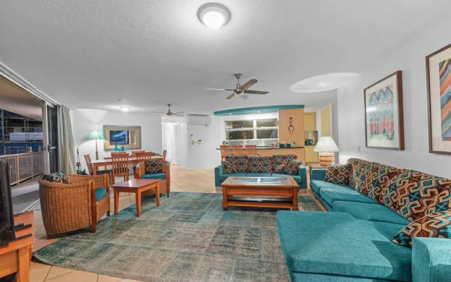 Stylish 3BR Oceanfront Stay by Mooloolaba Esp