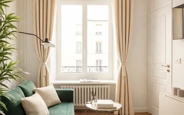 1587 Charonne