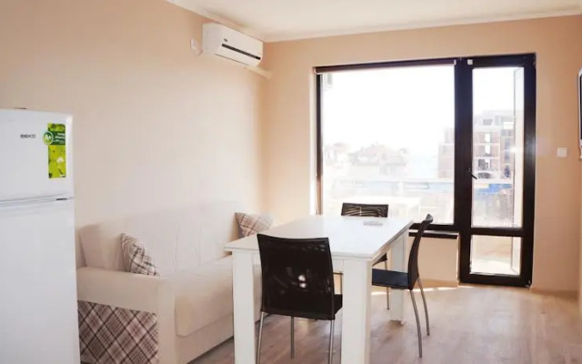 Dom-El Real Apartments in Deja Vu Complex