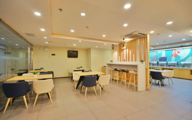 HanTing Hotel (Harbin Dongda Zhijie Hongbo Plaza)