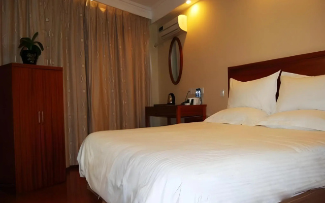 GreenTree Inn Jiangyin Zhouzhuang Shiji Avenue Business Hotel