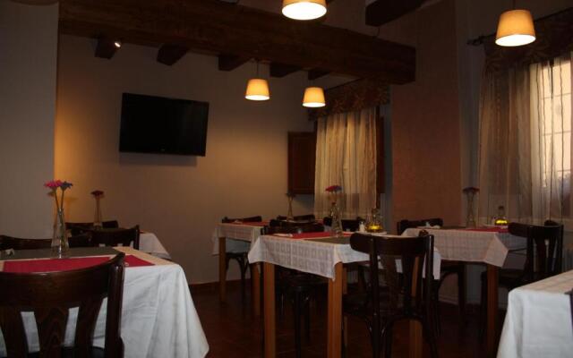 Hotel Mesón del Gallo