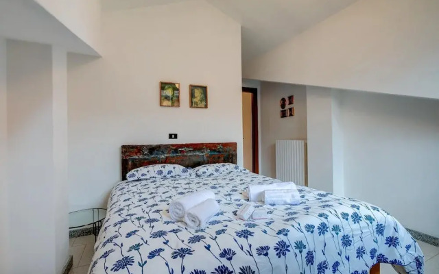 Ortensia Blu Lake And Relax