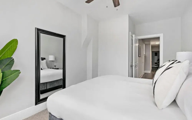 Comfortable 3BR Apt - Lincoln 03-3