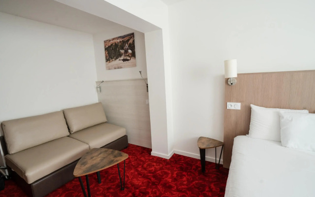 Brit Hotel Essentiel CHOLET