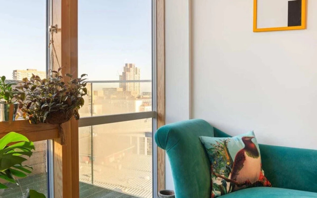 Modern & Beautiful 2-bed Apt With Balcony nr Mile End