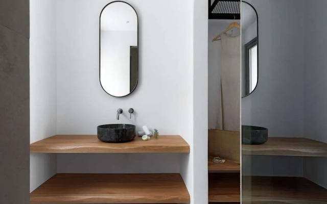 White Art Suites