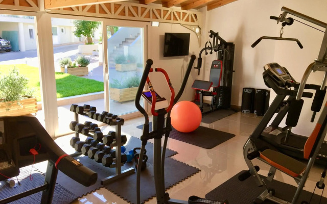 Palapart Gikas Suites And Studios