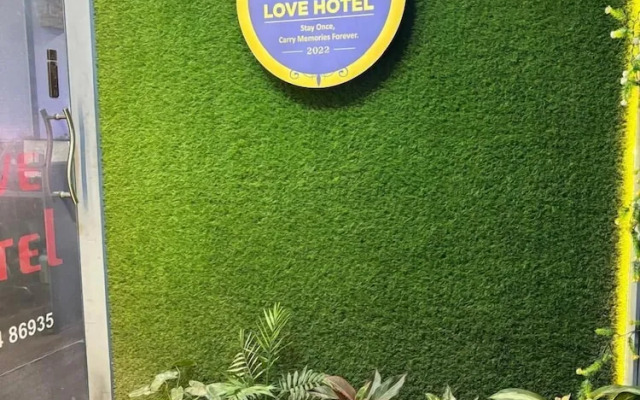 V Love Hotel