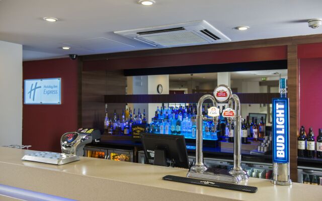 Holiday Inn Express Milton Keynes by IHG