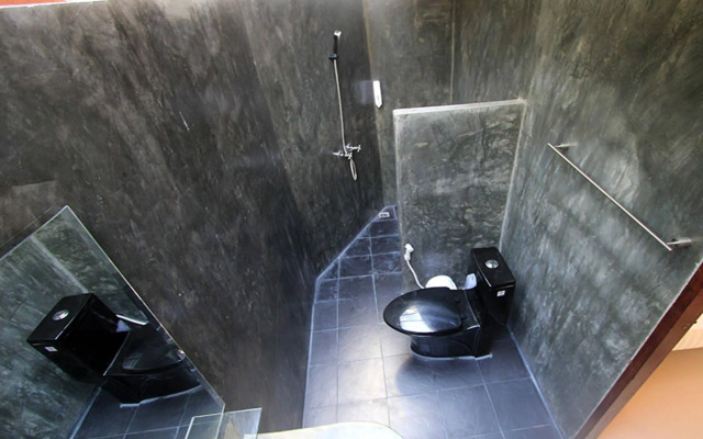 Chomjan Beach Resort