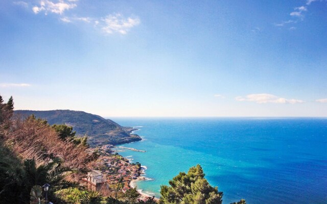 Nice Home in Santa Maria di Castell With 3 Bedrooms and Wifi