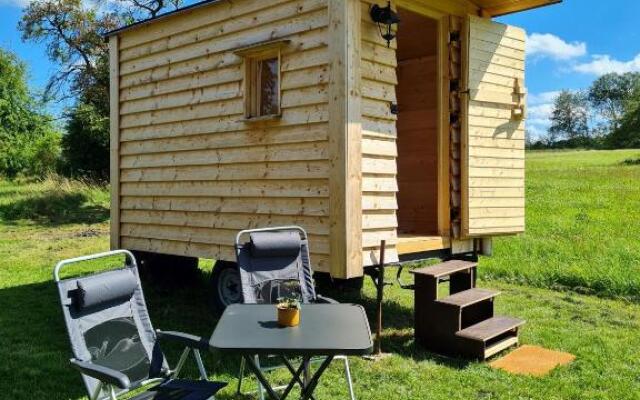 Gemutlicher Schaferwagen Im Grunen-Schaferwagen 44