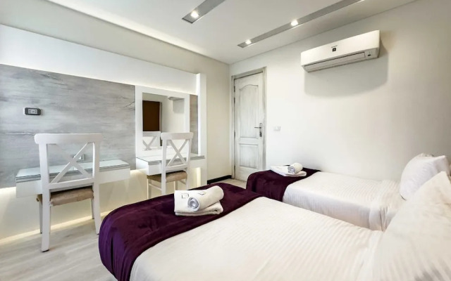 Fresh & Fabulous 2bdr - 5 min to Airport