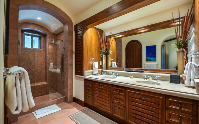 Montebello 2C - 3 bdr 3 Bath Ocean View