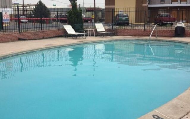 Super 8 Denver Central