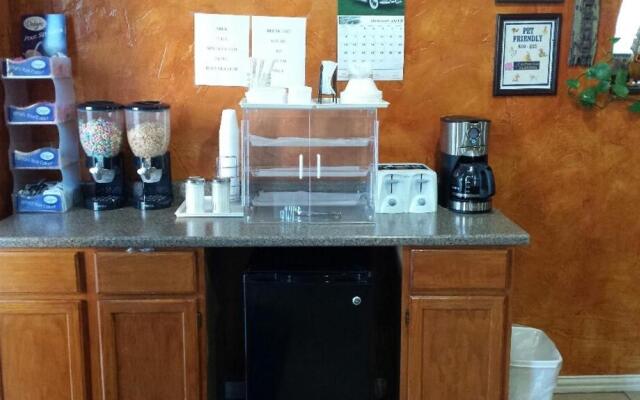 Carefree Inn Flatonia