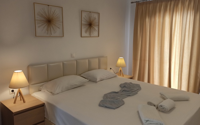 Aronis Apartments