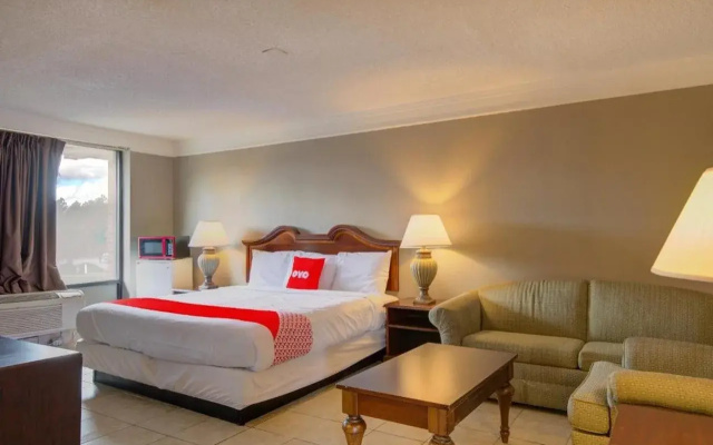 OYO Hotel Douglas GA US-441