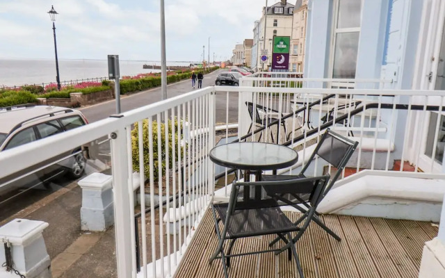 1 Beach View @ Beaconsfield House