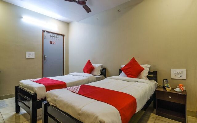 Oyo 18612 Sree Sai Surya Service Apartment