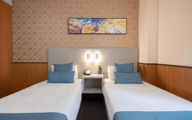 YEHS Hotel Sydney QVB