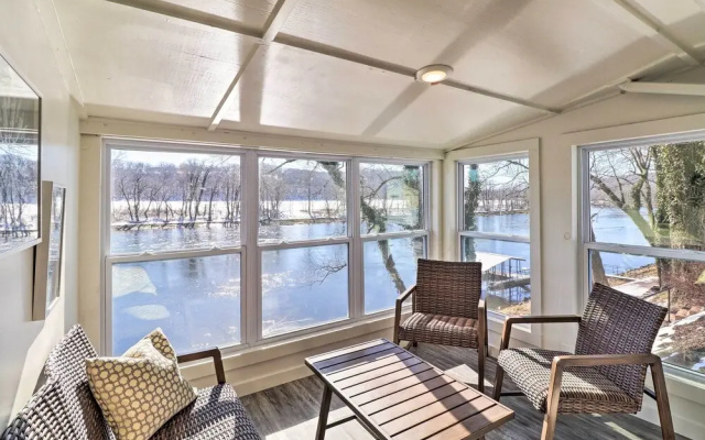 'fish House' w/ Deck, Fire Pit & River Views