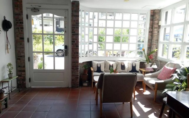 Little Time Guesthouse