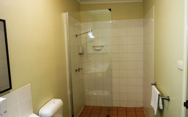 Biloela Centre Motel & Grevillea Steakhouse & Bar