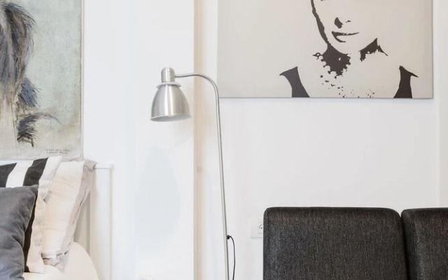 Rothschild Chic Studio