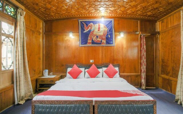 Oyo 14629 Ibrahim Group Of Houseboats