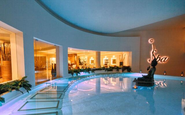 Отель Seadust Cancun Family Resort