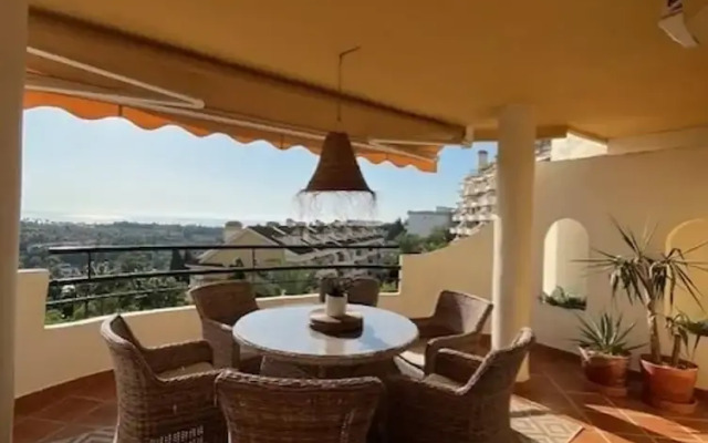 2-bed Apartment - Sea View - 10m From Puerto Banus