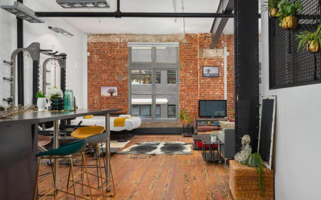 Wolroy House Apartments