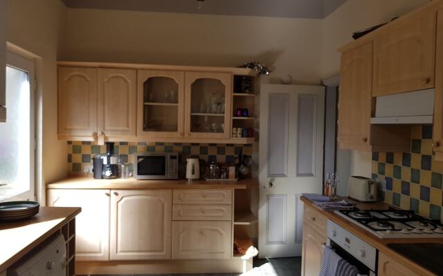 Lingdale 4 Bedroom House & Trundlebed Option