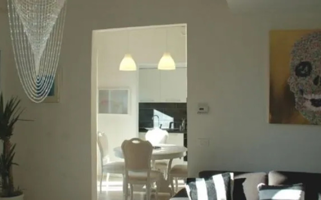 The Roommo Apartments