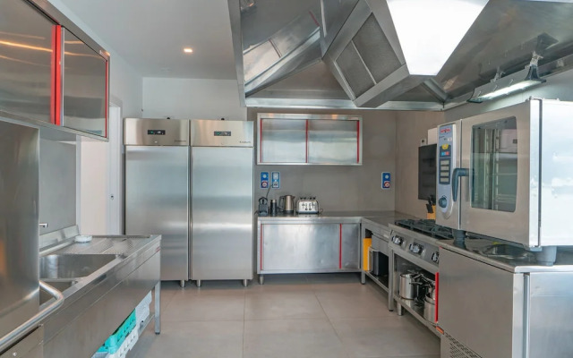 Villa White by Myvillacollection