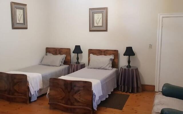 Upper Houghton Guesthouse